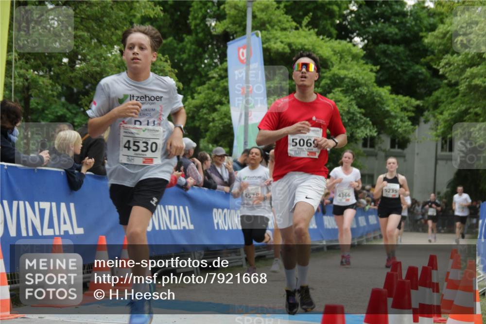 17.05.2025 - Störlauf H.Heesch http://msf.ph/oto/7921668 17.05.2025 19:03:15 Ziel 4530, 4579, 5069, 4366, 5235 meine-sportfotos.de