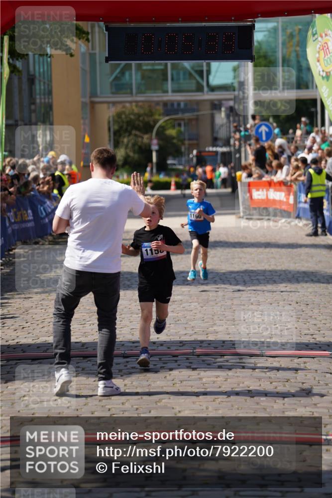 13.06.2025 - Holstenköstenlauf Felixshl http://msf.ph/oto/7922200 13.06.2025 15:35:39 Laufen 1158, 1160 meine-sportfotos.de