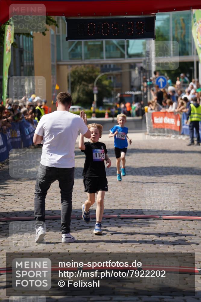 13.06.2025 - Holstenköstenlauf Felixshl http://msf.ph/oto/7922202 13.06.2025 15:35:39 Laufen 1158, 1160 meine-sportfotos.de