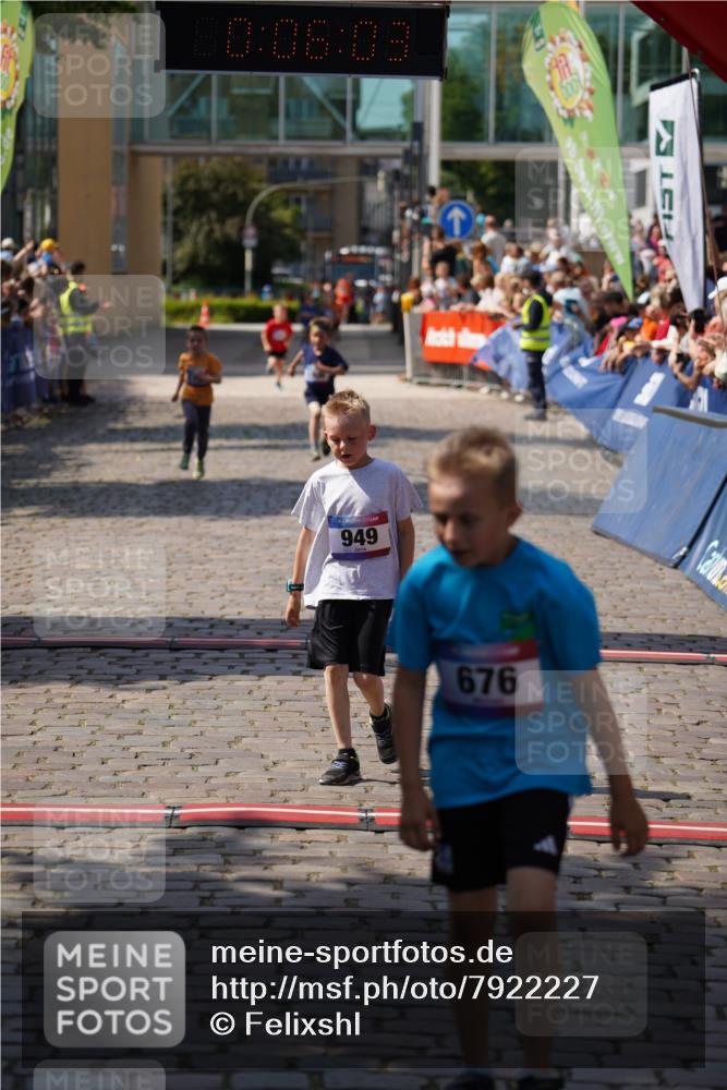 13.06.2025 - Holstenköstenlauf Felixshl http://msf.ph/oto/7922227 13.06.2025 15:36:03 Laufen 676, 949, 1162, 1906 meine-sportfotos.de