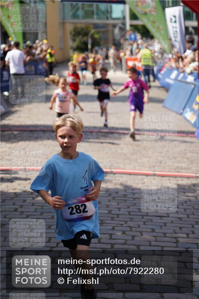 13.06.2025 - Holstenköstenlauf Felixshl http://msf.ph/oto/7922280 13.06.2025 15:36:37 Laufen 76, 282, 285, 427, 566, 1190, 1191, 1290, 1295, 1901 meine-sportfotos.de