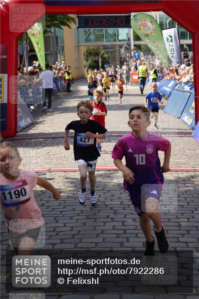 13.06.2025 - Holstenköstenlauf Felixshl http://msf.ph/oto/7922286 13.06.2025 15:36:40 Laufen 76, 418, 422, 427, 558, 566, 1190, 1191, 1290, 1292, 1295, 1901 meine-sportfotos.de