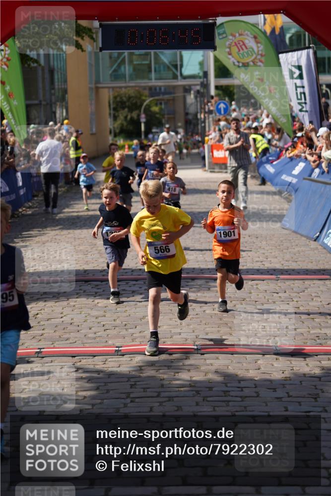 13.06.2025 - Holstenköstenlauf Felixshl http://msf.ph/oto/7922302 13.06.2025 15:36:45 Laufen 284, 418, 422, 423, 558, 566, 674, 679, 943, 1156, 1191, 1290, 1292, 1295, 1901 meine-sportfotos.de