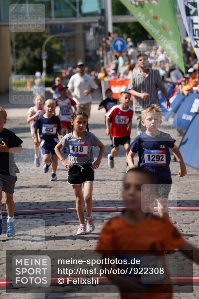 13.06.2025 - Holstenköstenlauf Felixshl http://msf.ph/oto/7922308 13.06.2025 15:36:48 Laufen 284, 418, 422, 423, 558, 566, 674, 679, 943, 1156, 1290, 1292, 1901 meine-sportfotos.de