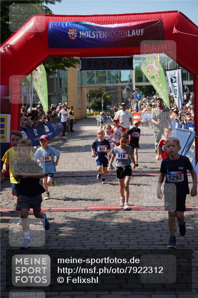 13.06.2025 - Holstenköstenlauf Felixshl http://msf.ph/oto/7922312 13.06.2025 15:36:50 Laufen 284, 418, 422, 423, 558, 674, 679, 943, 1156, 1292, 1379 meine-sportfotos.de