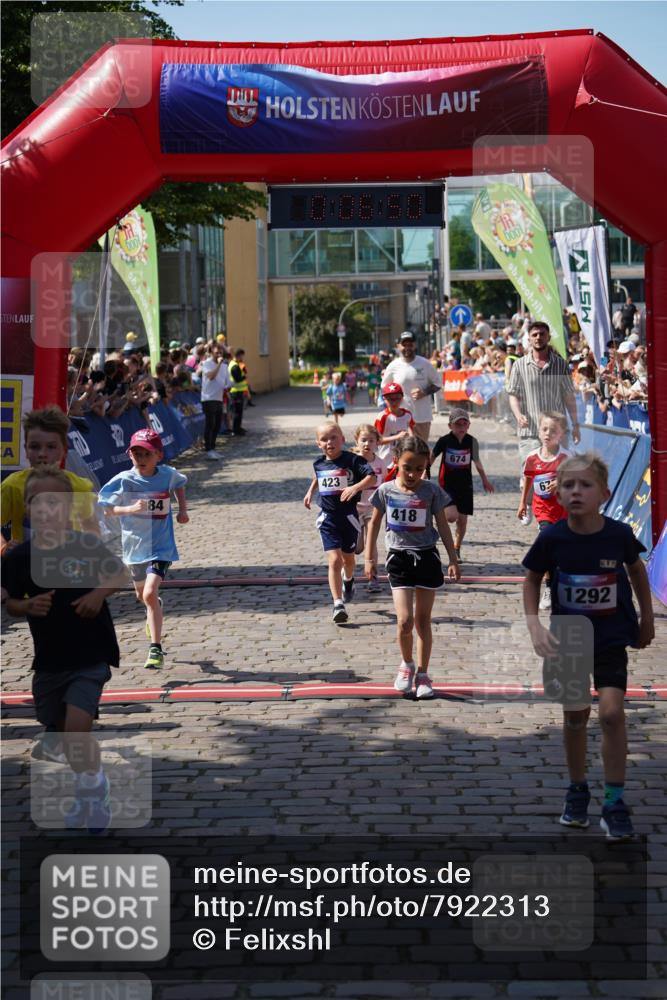 13.06.2025 - Holstenköstenlauf Felixshl http://msf.ph/oto/7922313 13.06.2025 15:36:50 Laufen 284, 418, 422, 423, 558, 674, 679, 943, 1156, 1292, 1379 meine-sportfotos.de