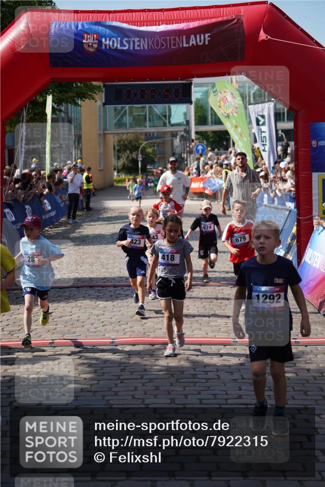 13.06.2025 - Holstenköstenlauf Felixshl http://msf.ph/oto/7922315 13.06.2025 15:36:50 Laufen 284, 418, 422, 423, 558, 674, 679, 943, 1156, 1292, 1379 meine-sportfotos.de
