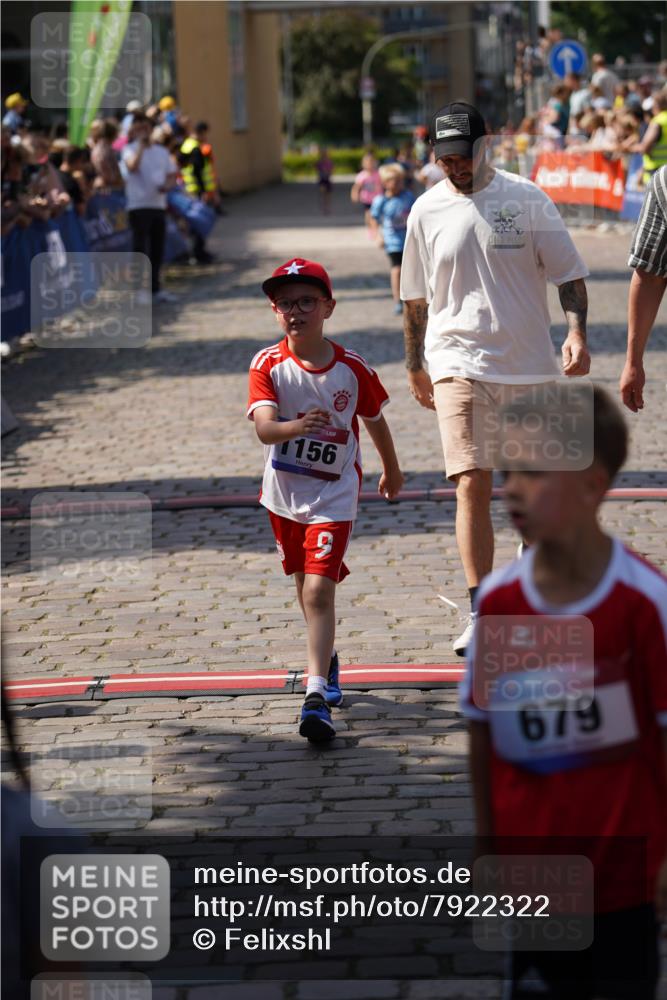 13.06.2025 - Holstenköstenlauf Felixshl http://msf.ph/oto/7922322 13.06.2025 15:36:55 Laufen 674, 830, 1156, 1379, 1439, 1911 meine-sportfotos.de