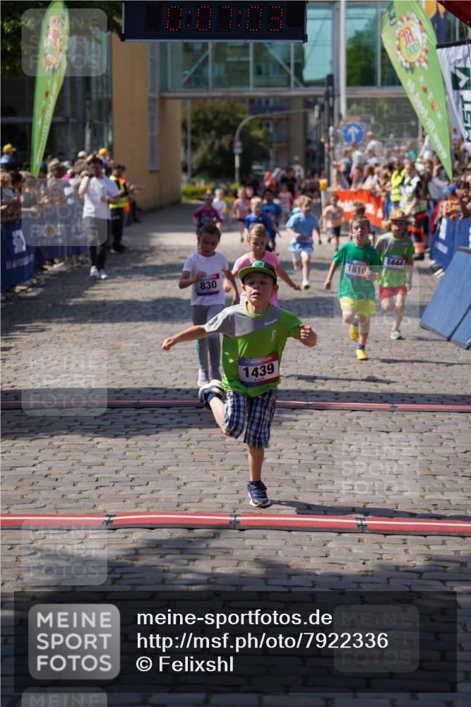 13.06.2025 - Holstenköstenlauf Felixshl http://msf.ph/oto/7922336 13.06.2025 15:37:03 Laufen 30, 59, 281, 667, 829, 830, 1373, 1377, 1439, 1444, 1810, 1842, 1844, 1911 meine-sportfotos.de