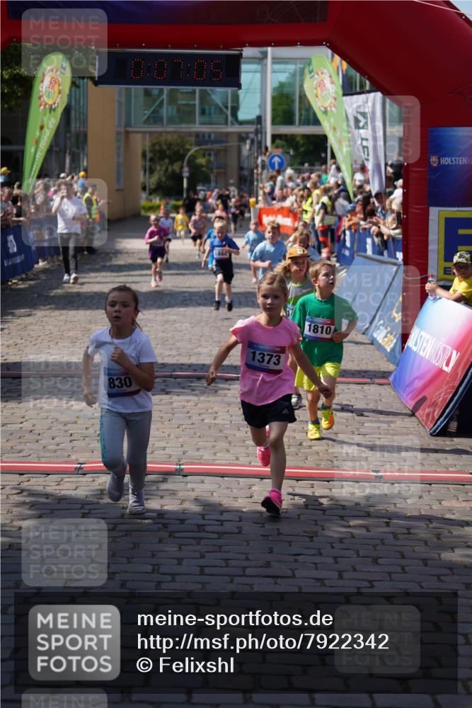 13.06.2025 - Holstenköstenlauf Felixshl http://msf.ph/oto/7922342 13.06.2025 15:37:05 Laufen 30, 59, 281, 667, 829, 830, 1373, 1377, 1439, 1444, 1810, 1842, 1844, 1845 meine-sportfotos.de