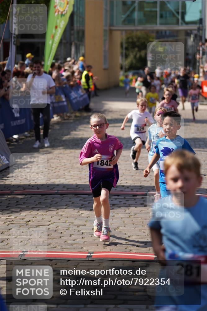 13.06.2025 - Holstenköstenlauf Felixshl http://msf.ph/oto/7922354 13.06.2025 15:37:10 Laufen 30, 59, 275, 281, 562, 667, 829, 1377, 1410, 1842, 1844, 1845 meine-sportfotos.de