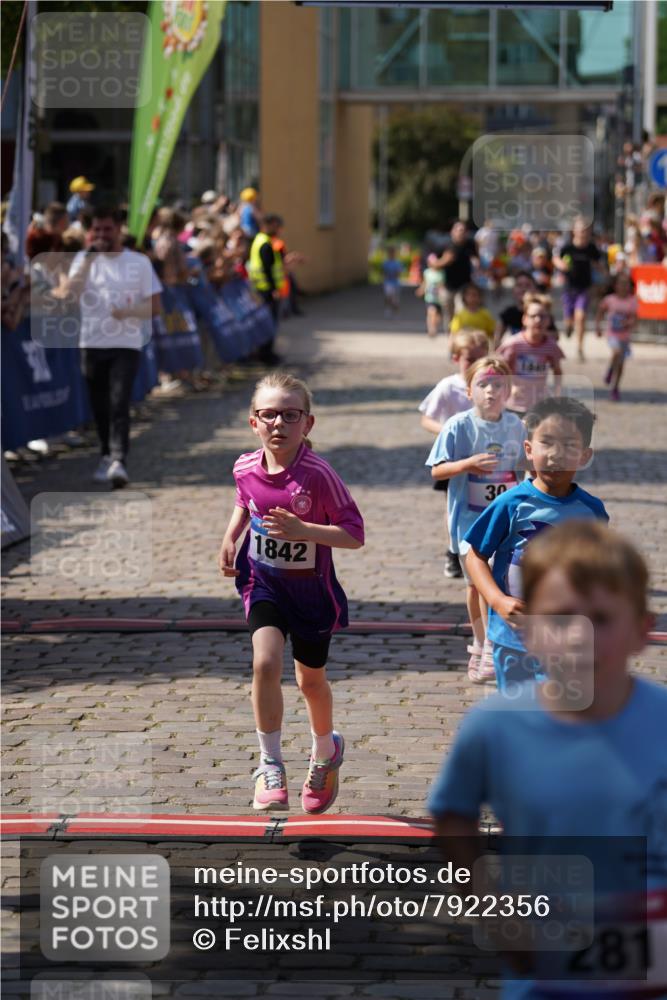 13.06.2025 - Holstenköstenlauf Felixshl http://msf.ph/oto/7922356 13.06.2025 15:37:10 Laufen 30, 59, 275, 281, 562, 667, 829, 1377, 1410, 1842, 1844, 1845 meine-sportfotos.de