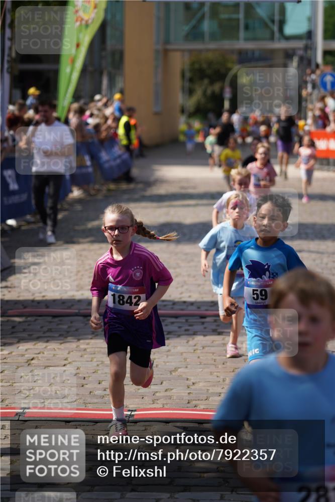 13.06.2025 - Holstenköstenlauf Felixshl http://msf.ph/oto/7922357 13.06.2025 15:37:11 Laufen 30, 59, 275, 562, 667, 829, 1410, 1842, 1844, 1845 meine-sportfotos.de