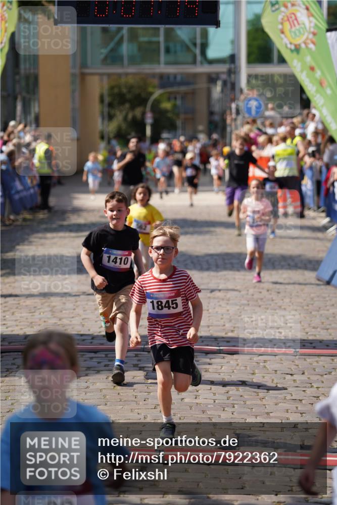 13.06.2025 - Holstenköstenlauf Felixshl http://msf.ph/oto/7922362 13.06.2025 15:37:14 Laufen 30, 183, 275, 424, 562, 827, 829, 1410, 1845 meine-sportfotos.de