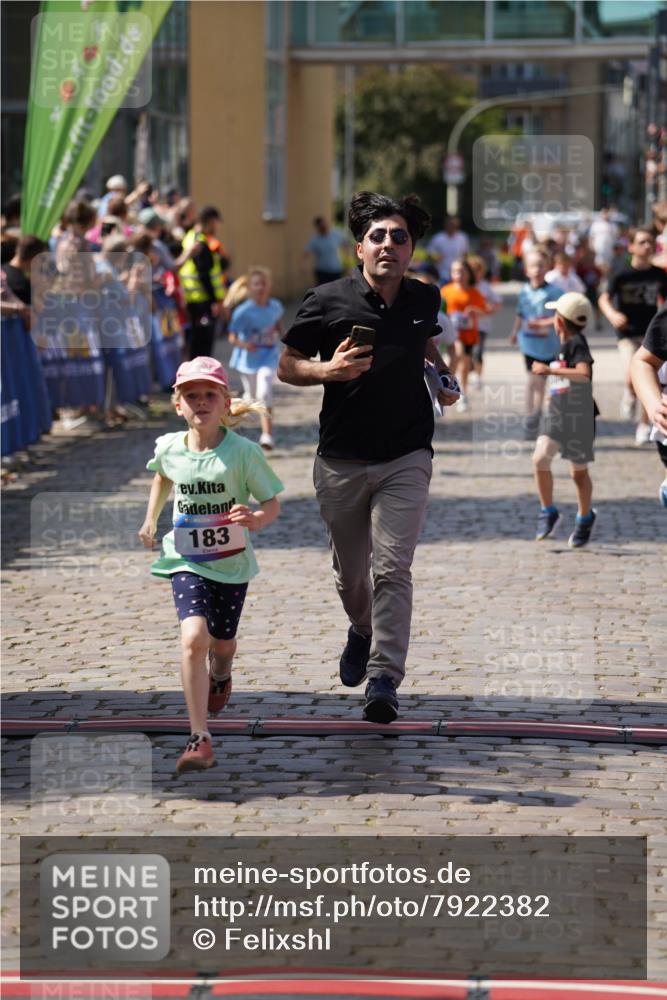 13.06.2025 - Holstenköstenlauf Felixshl http://msf.ph/oto/7922382 13.06.2025 15:37:20 Laufen 31, 60, 176, 183, 273, 275, 424, 562, 827, 1441, 1446, 1884 meine-sportfotos.de