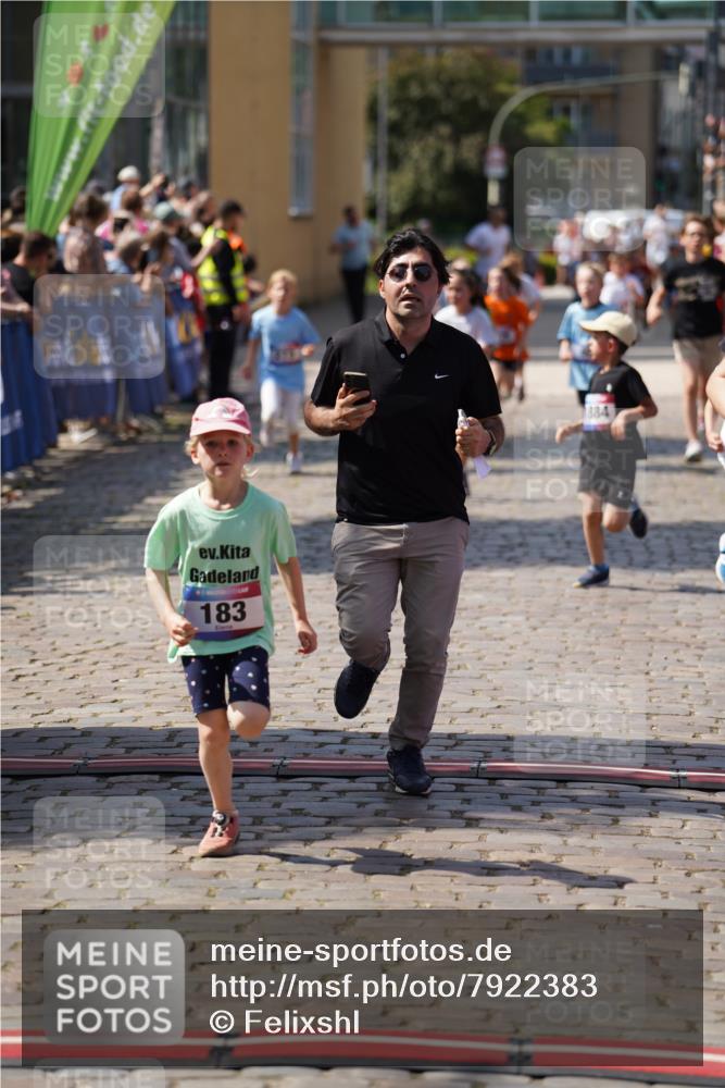 13.06.2025 - Holstenköstenlauf Felixshl http://msf.ph/oto/7922383 13.06.2025 15:37:21 Laufen 31, 60, 176, 183, 273, 275, 424, 827, 1441, 1446, 1884 meine-sportfotos.de