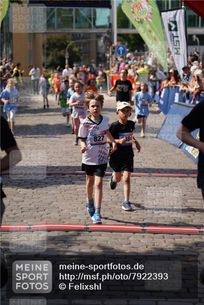 13.06.2025 - Holstenköstenlauf Felixshl http://msf.ph/oto/7922393 13.06.2025 15:37:24 Laufen 31, 60, 176, 177, 183, 273, 279, 424, 824, 827, 947, 1378, 1411, 1437, 1441, 1446, 1884 meine-sportfotos.de