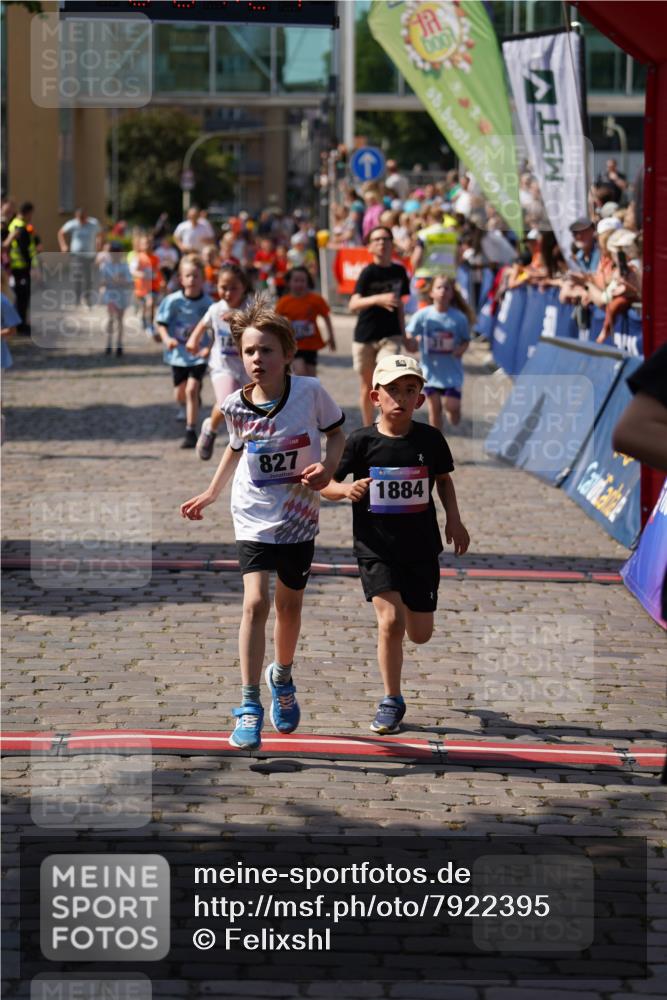 13.06.2025 - Holstenköstenlauf Felixshl http://msf.ph/oto/7922395 13.06.2025 15:37:24 Laufen 31, 60, 176, 177, 183, 273, 279, 424, 824, 827, 947, 1378, 1411, 1437, 1441, 1446, 1884 meine-sportfotos.de