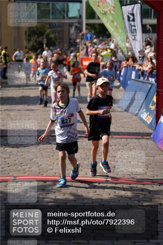 13.06.2025 - Holstenköstenlauf Felixshl http://msf.ph/oto/7922396 13.06.2025 15:37:24 Laufen 31, 60, 176, 177, 183, 273, 279, 424, 824, 827, 947, 1378, 1411, 1437, 1441, 1446, 1884 meine-sportfotos.de