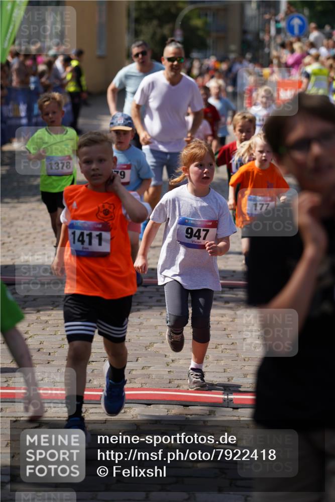 13.06.2025 - Holstenköstenlauf Felixshl http://msf.ph/oto/7922418 13.06.2025 15:37:32 Laufen 44, 84, 177, 279, 286, 824, 947, 1199, 1378, 1411, 1437, 1441, 1447, 1801, 1863 meine-sportfotos.de