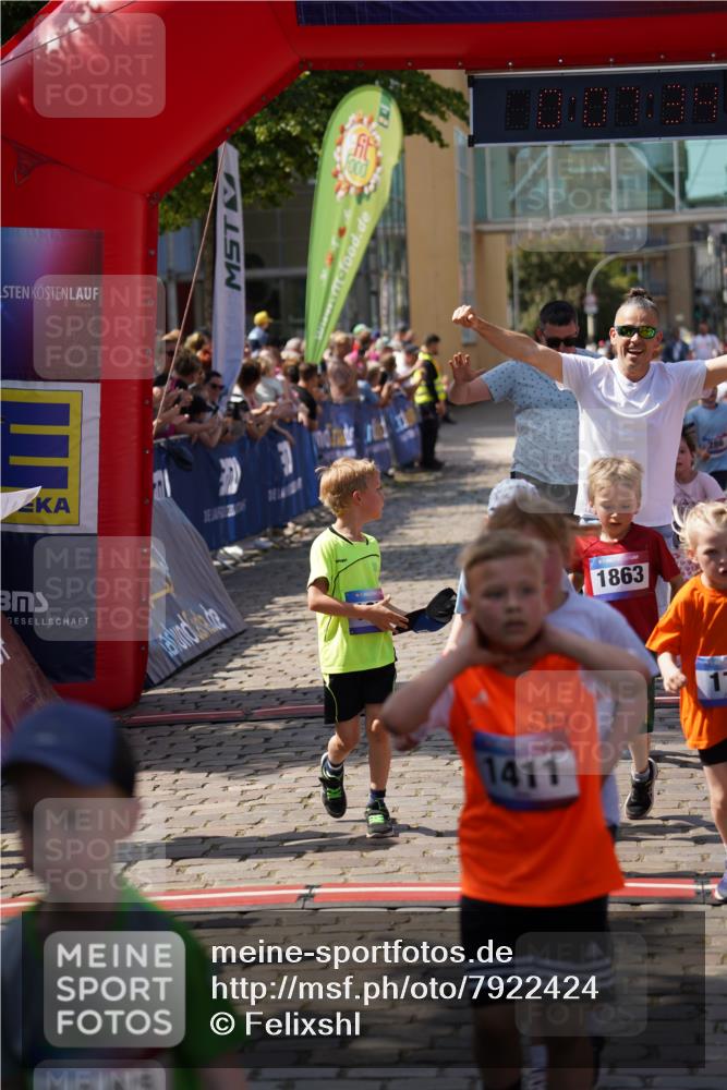 13.06.2025 - Holstenköstenlauf Felixshl http://msf.ph/oto/7922424 13.06.2025 15:37:34 Laufen 44, 67, 84, 177, 279, 286, 824, 946, 947, 1199, 1378, 1411, 1437, 1447, 1801, 1863 meine-sportfotos.de