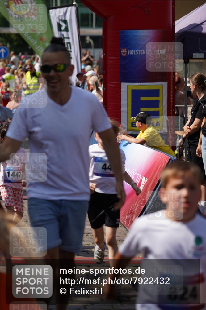 13.06.2025 - Holstenköstenlauf Felixshl http://msf.ph/oto/7922432 13.06.2025 15:37:36 Laufen 44, 67, 84, 177, 279, 286, 945, 946, 1199, 1378, 1414, 1437, 1447, 1801, 1863 meine-sportfotos.de