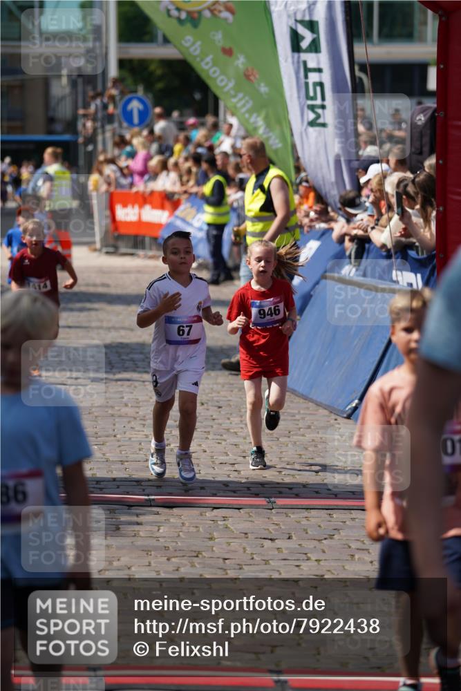 13.06.2025 - Holstenköstenlauf Felixshl http://msf.ph/oto/7922438 13.06.2025 15:37:41 Laufen 67, 286, 825, 831, 833, 945, 946, 1161, 1376, 1414, 1801 meine-sportfotos.de