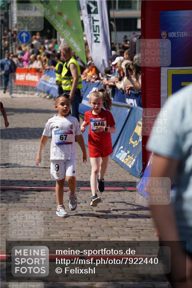 13.06.2025 - Holstenköstenlauf Felixshl http://msf.ph/oto/7922440 13.06.2025 15:37:42 Laufen 67, 825, 831, 833, 945, 946, 1161, 1376, 1414, 1801, 1941 meine-sportfotos.de