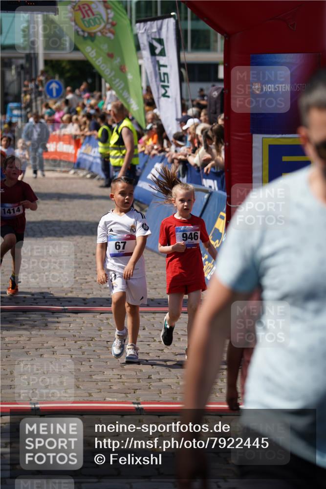 13.06.2025 - Holstenköstenlauf Felixshl http://msf.ph/oto/7922445 13.06.2025 15:37:42 Laufen 67, 825, 831, 833, 945, 946, 1161, 1376, 1414, 1801, 1941 meine-sportfotos.de