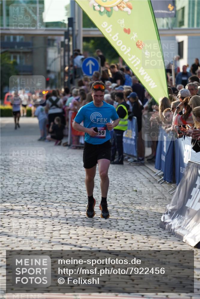 13.06.2025 - Holstenköstenlauf Felixshl http://msf.ph/oto/7922456 13.06.2025 19:49:01 Laufen 2062, 2097, 2259, 3238 meine-sportfotos.de