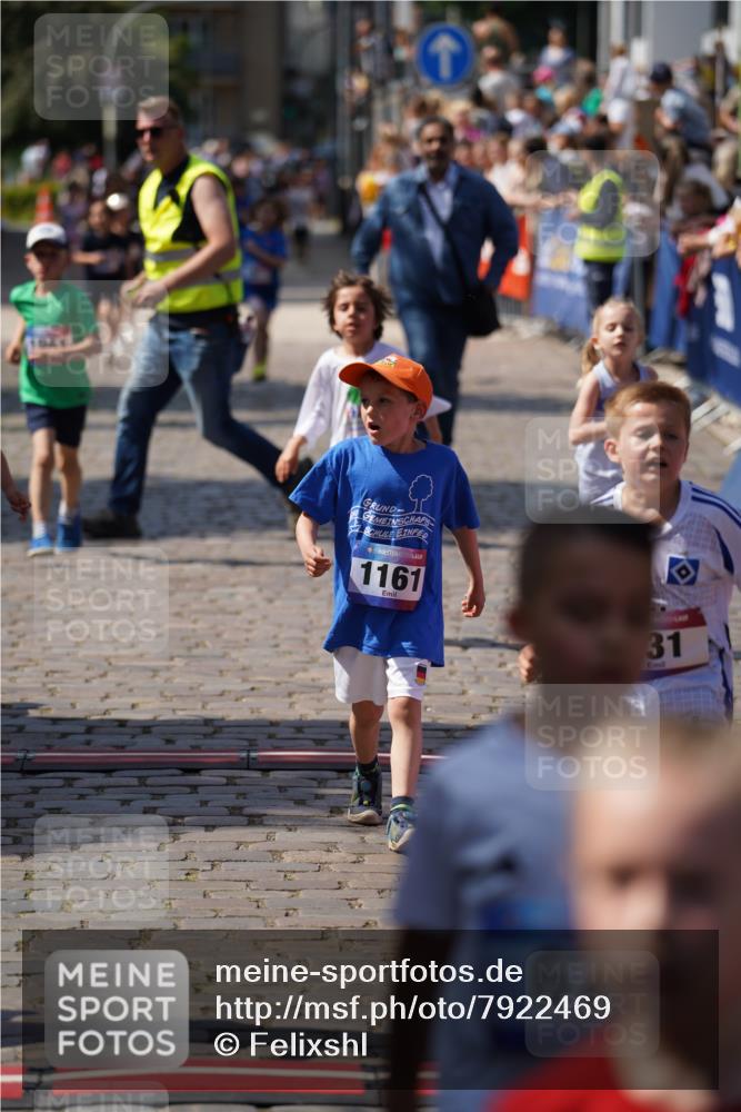 13.06.2025 - Holstenköstenlauf Felixshl http://msf.ph/oto/7922469 13.06.2025 15:37:47 Laufen 3, 825, 831, 833, 942, 945, 1161, 1376, 1414, 1941 meine-sportfotos.de