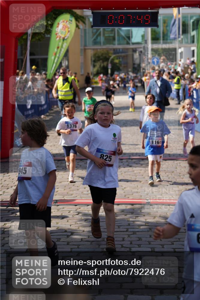 13.06.2025 - Holstenköstenlauf Felixshl http://msf.ph/oto/7922476 13.06.2025 15:37:49 Laufen 3, 825, 831, 833, 942, 1161, 1376, 1827, 1941 meine-sportfotos.de