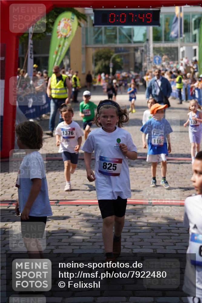 13.06.2025 - Holstenköstenlauf Felixshl http://msf.ph/oto/7922480 13.06.2025 15:37:49 Laufen 3, 825, 831, 833, 942, 1161, 1376, 1827, 1941 meine-sportfotos.de