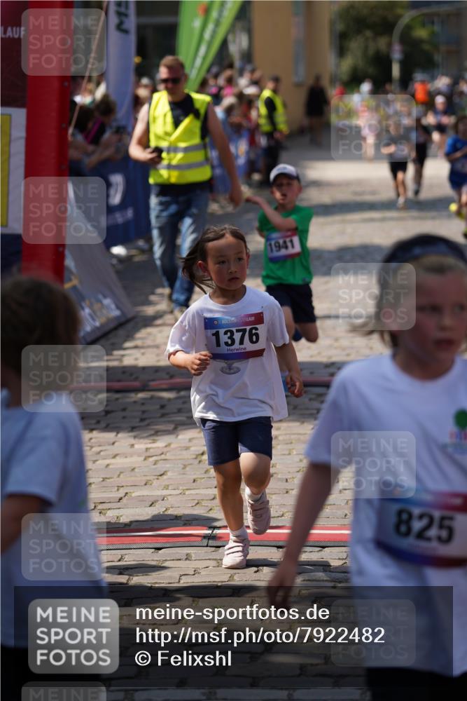 13.06.2025 - Holstenköstenlauf Felixshl http://msf.ph/oto/7922482 13.06.2025 15:37:50 Laufen 3, 39, 825, 831, 833, 942, 1161, 1376, 1827, 1941 meine-sportfotos.de