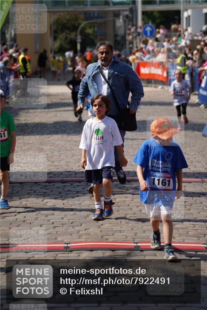 13.06.2025 - Holstenköstenlauf Felixshl http://msf.ph/oto/7922491 13.06.2025 15:37:51 Laufen 3, 39, 831, 833, 942, 1376, 1827, 1941 meine-sportfotos.de