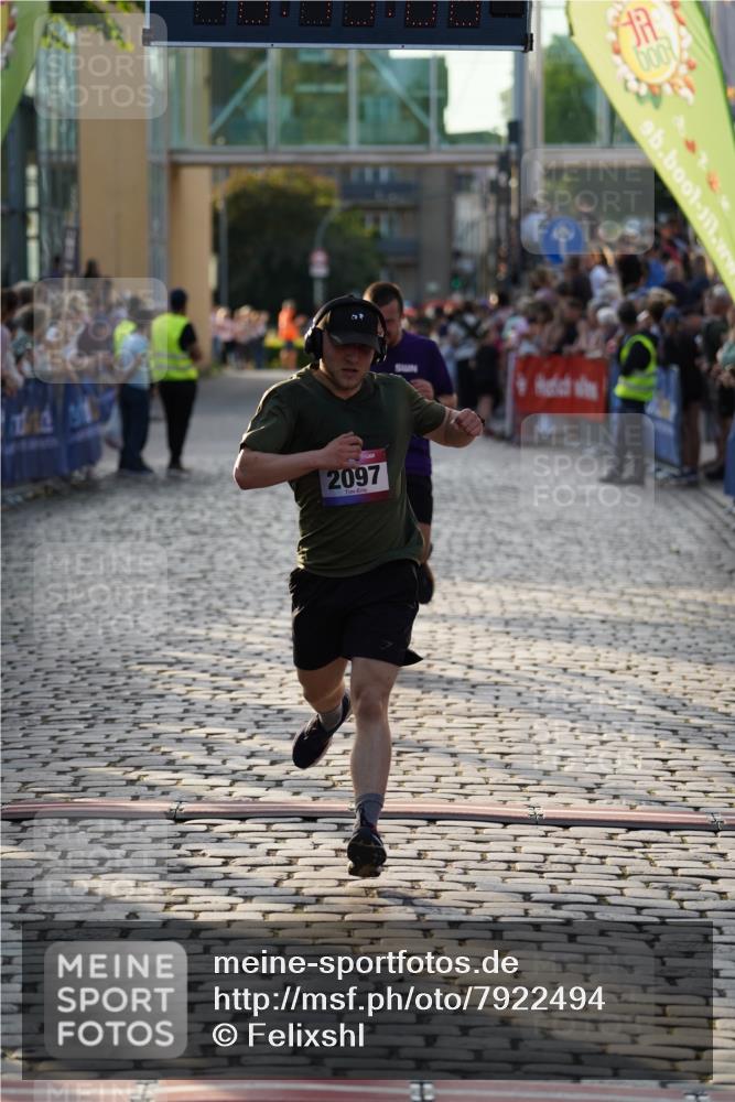13.06.2025 - Holstenköstenlauf Felixshl http://msf.ph/oto/7922494 13.06.2025 19:49:08 Laufen 2062, 2097, 3238 meine-sportfotos.de