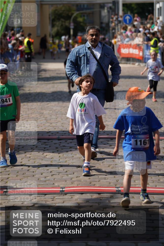 13.06.2025 - Holstenköstenlauf Felixshl http://msf.ph/oto/7922495 13.06.2025 15:37:52 Laufen 3, 39, 833, 942, 1376, 1827, 1941 meine-sportfotos.de