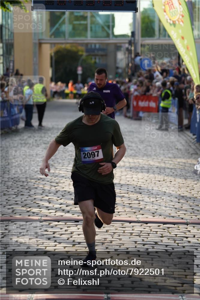 13.06.2025 - Holstenköstenlauf Felixshl http://msf.ph/oto/7922501 13.06.2025 19:49:08 Laufen 2062, 2097, 3238 meine-sportfotos.de