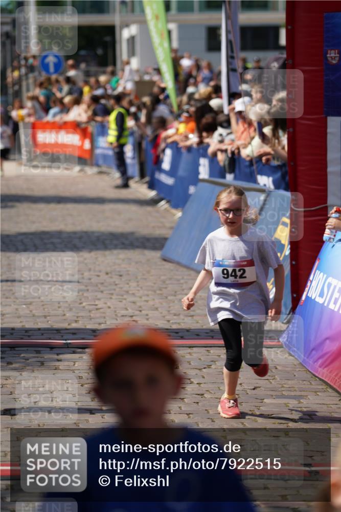 13.06.2025 - Holstenköstenlauf Felixshl http://msf.ph/oto/7922515 13.06.2025 15:37:56 Laufen 3, 39, 426, 428, 429, 572, 942, 1827, 1855 meine-sportfotos.de