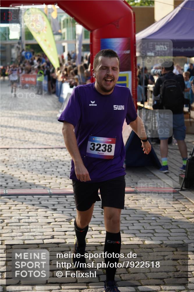 13.06.2025 - Holstenköstenlauf Felixshl http://msf.ph/oto/7922518 13.06.2025 19:49:12 Laufen 3216, 3238 meine-sportfotos.de