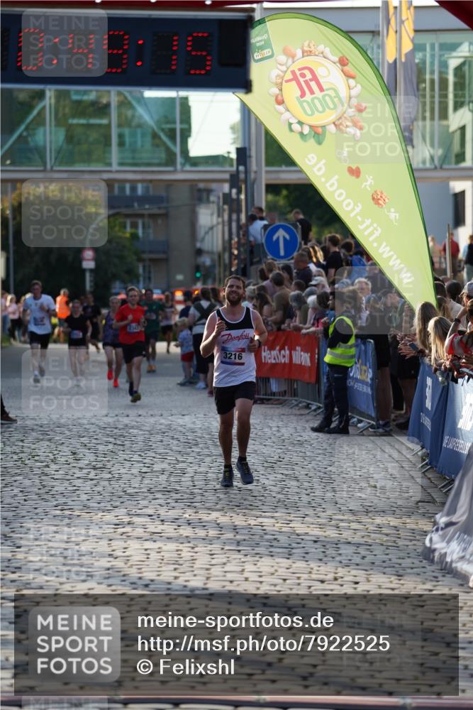 13.06.2025 - Holstenköstenlauf Felixshl http://msf.ph/oto/7922525 13.06.2025 19:49:14 Laufen 3216 meine-sportfotos.de