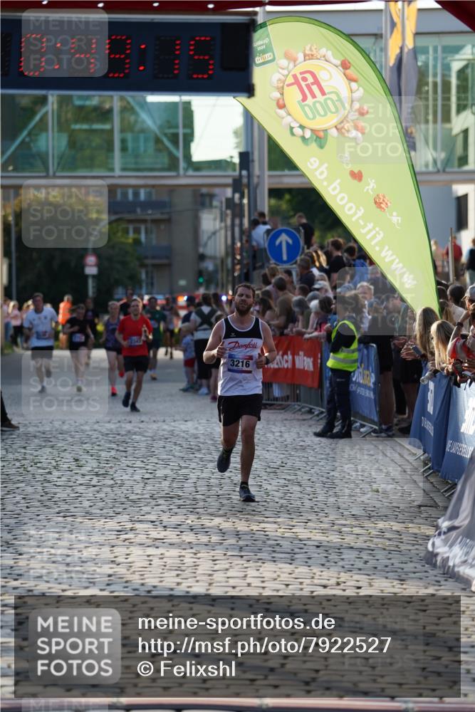 13.06.2025 - Holstenköstenlauf Felixshl http://msf.ph/oto/7922527 13.06.2025 19:49:15 Laufen 2343, 3216 meine-sportfotos.de