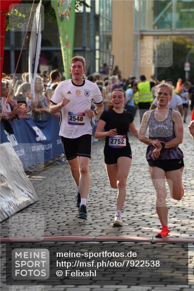 13.06.2025 - Holstenköstenlauf Felixshl http://msf.ph/oto/7922538 13.06.2025 19:49:24 Laufen 2211, 2216, 2343, 2528, 2548, 2752, 2839, 2944, 3792 meine-sportfotos.de