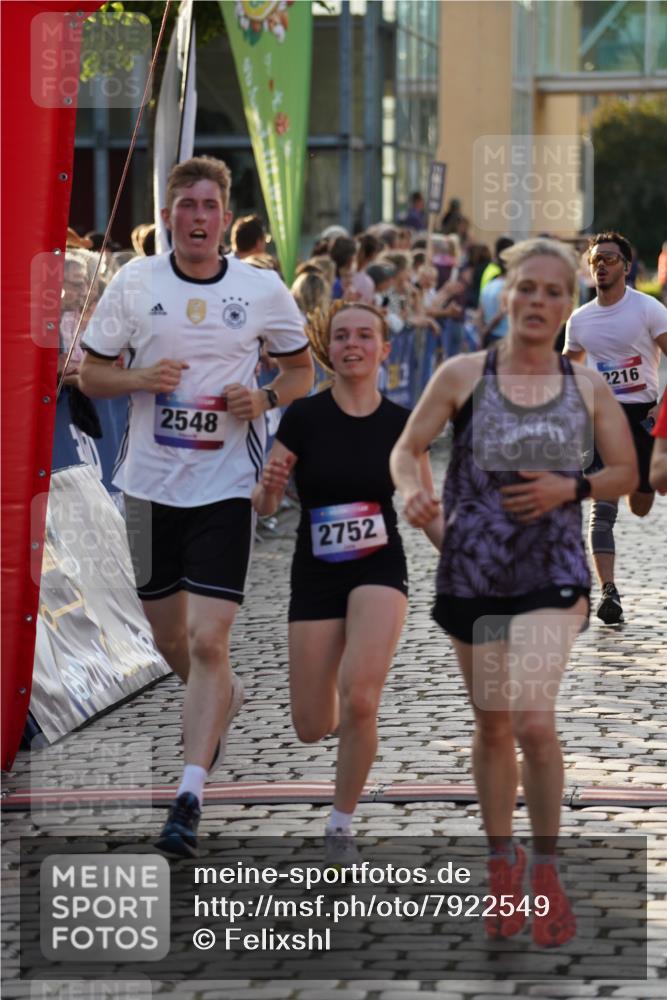 13.06.2025 - Holstenköstenlauf Felixshl http://msf.ph/oto/7922549 13.06.2025 19:49:25 Laufen 2211, 2216, 2343, 2528, 2548, 2752, 2839, 2944, 3792 meine-sportfotos.de