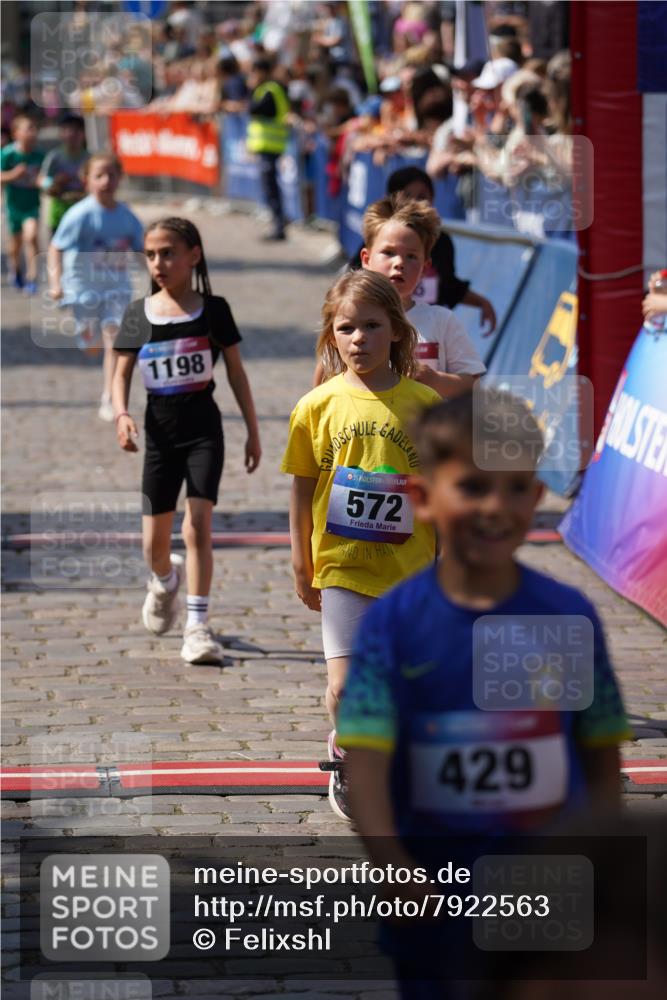 13.06.2025 - Holstenköstenlauf Felixshl http://msf.ph/oto/7922563 13.06.2025 15:38:07 Laufen 36, 42, 272, 417, 421, 429, 564, 572, 675, 834, 1198, 1440, 1894 meine-sportfotos.de