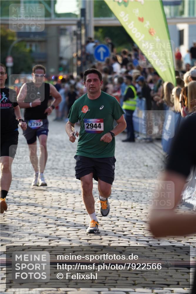13.06.2025 - Holstenköstenlauf Felixshl http://msf.ph/oto/7922566 13.06.2025 19:49:29 Laufen 2211, 2216, 2528, 2548, 2752, 2839, 2944, 3229, 3792 meine-sportfotos.de