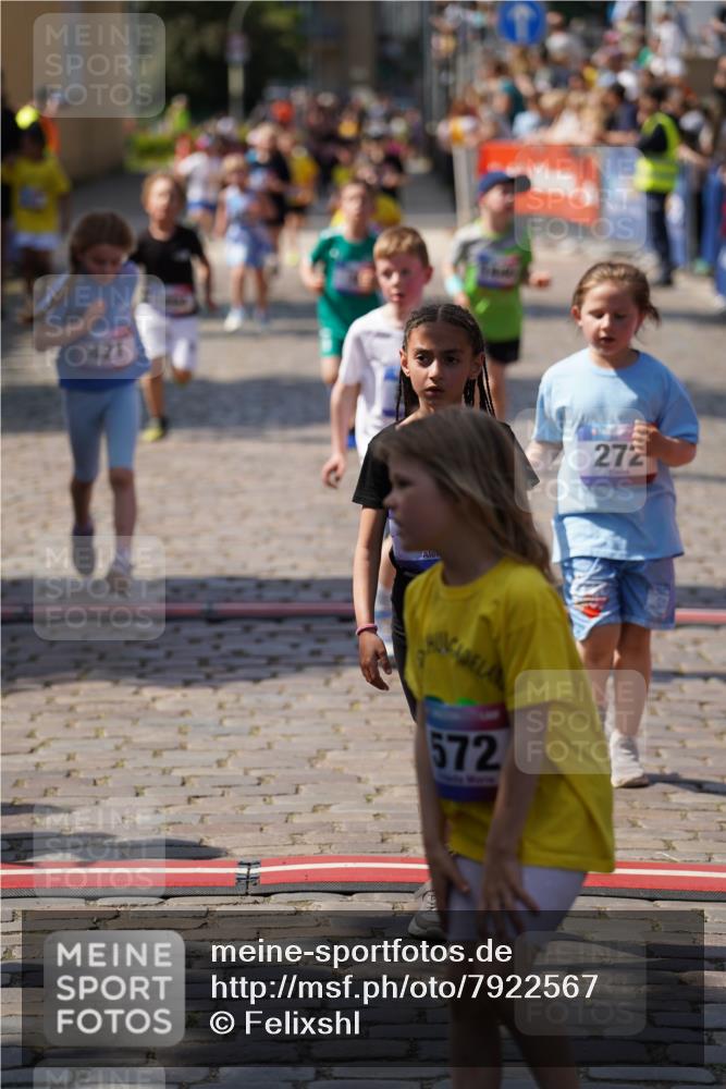 13.06.2025 - Holstenköstenlauf Felixshl http://msf.ph/oto/7922567 13.06.2025 15:38:10 Laufen 36, 42, 272, 417, 421, 564, 675, 834, 1198, 1380, 1440, 1825, 1894 meine-sportfotos.de