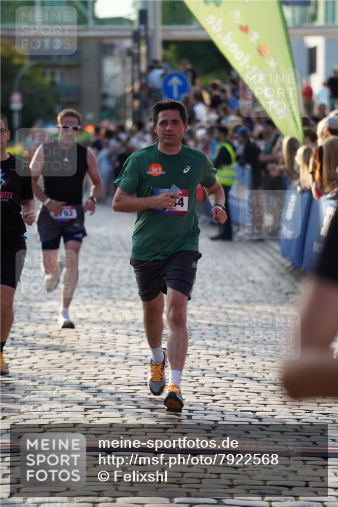 13.06.2025 - Holstenköstenlauf Felixshl http://msf.ph/oto/7922568 13.06.2025 19:49:29 Laufen 2211, 2216, 2528, 2548, 2752, 2839, 2944, 3229, 3792 meine-sportfotos.de