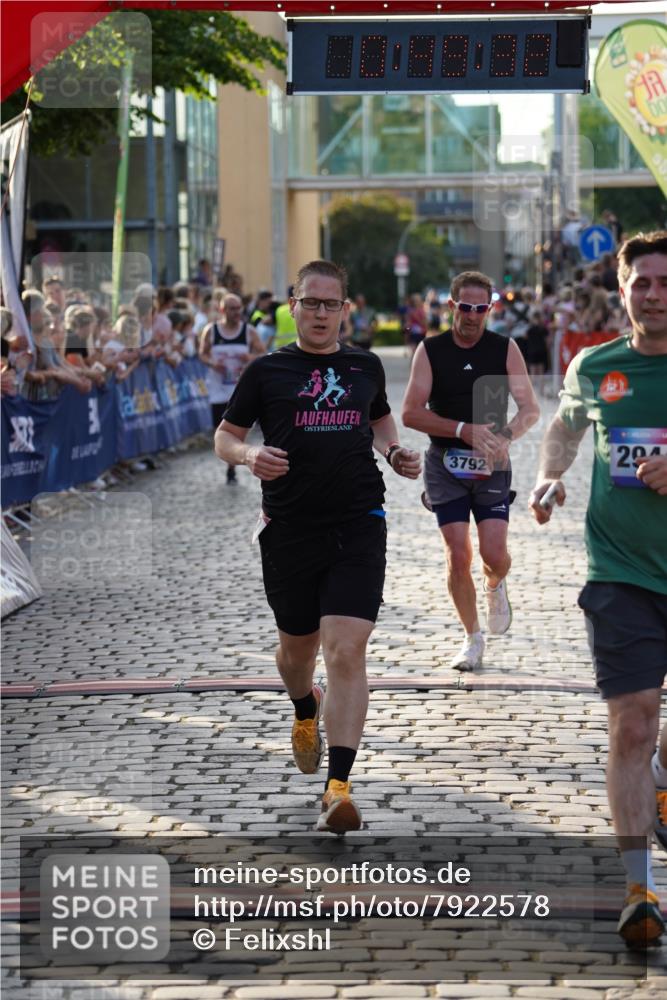 13.06.2025 - Holstenköstenlauf Felixshl http://msf.ph/oto/7922578 13.06.2025 19:49:31 Laufen 2839, 2944, 3229, 3792 meine-sportfotos.de