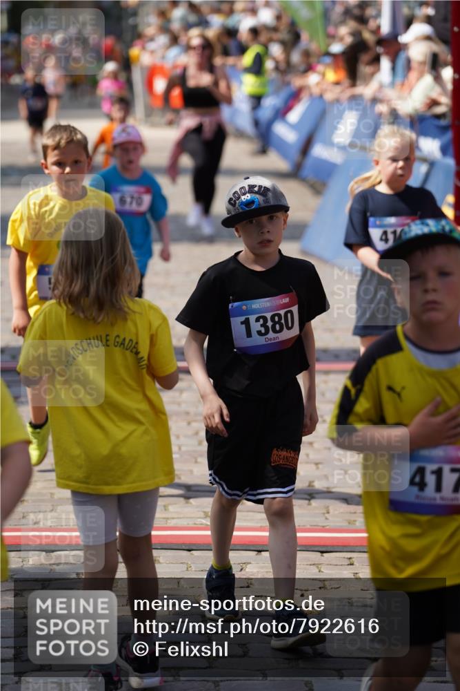 13.06.2025 - Holstenköstenlauf Felixshl http://msf.ph/oto/7922616 13.06.2025 15:38:21 Laufen 32, 178, 283, 419, 560, 670, 819, 1380 meine-sportfotos.de
